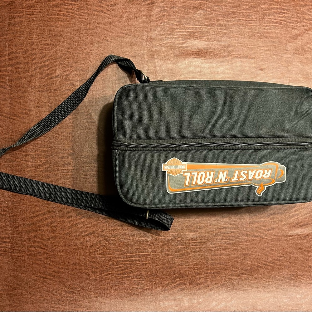 Brand new Harley Davidson thermos with mugs and picnic supplies in own zip case